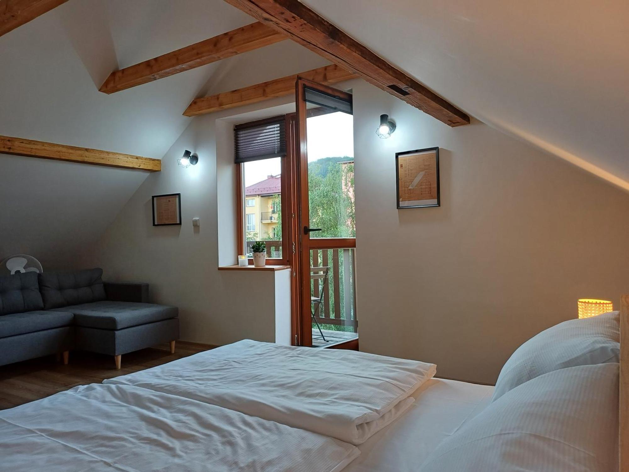 Loft Apartment Karlsbad Exteriör bild