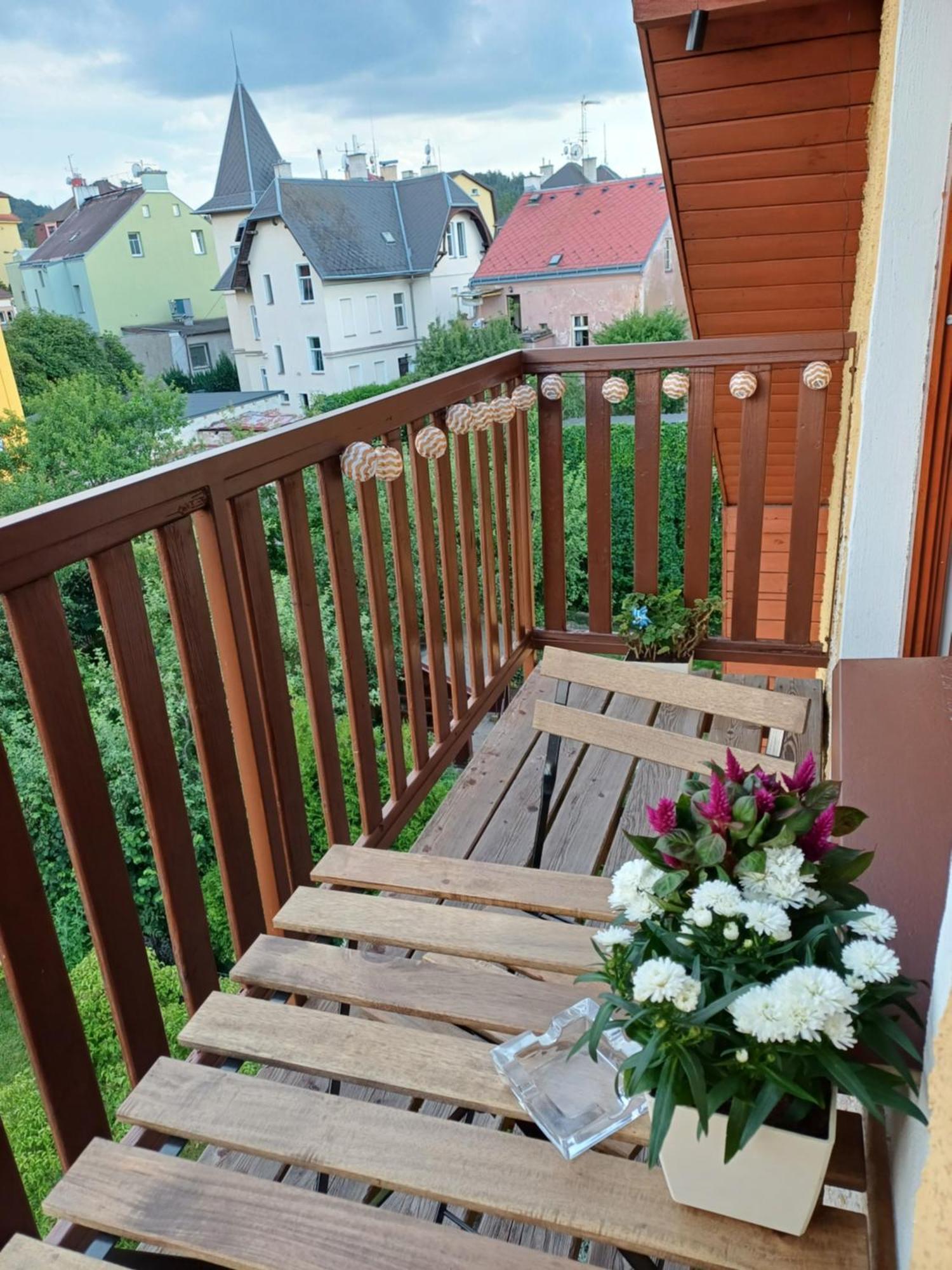 Loft Apartment Karlsbad Exteriör bild